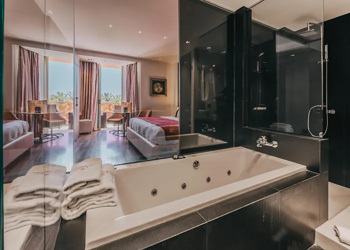 Отель Sir Anthony 5*