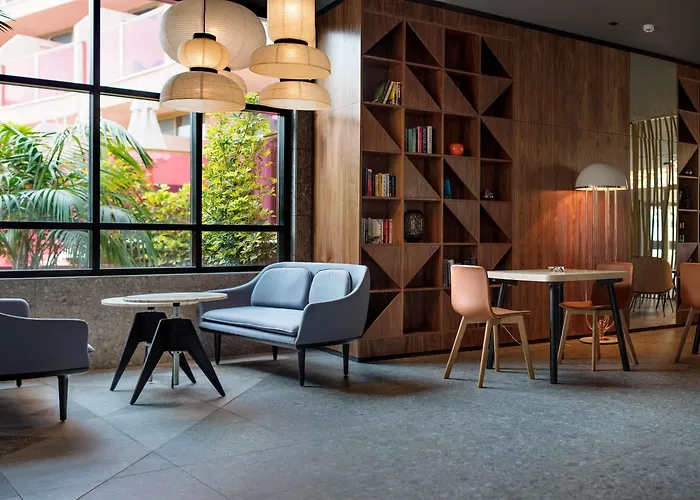 Отель Sir Anthony 5*