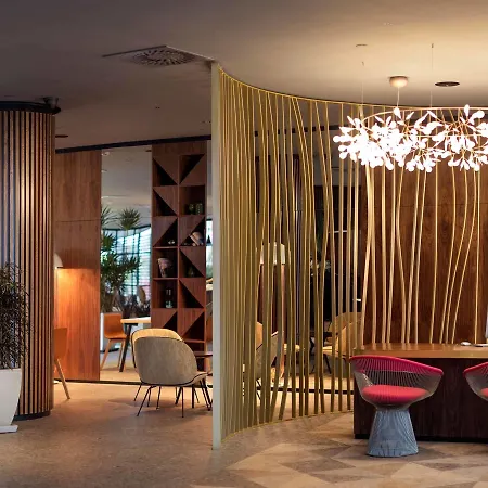 Sir Anthony Hotel