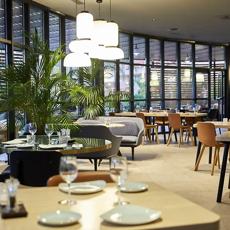 Sir Anthony Hotel