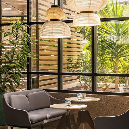 Sir Anthony Hotel