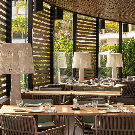 Sir Anthony Θέρετρο Πλάγια ντε λας Αμέρικας