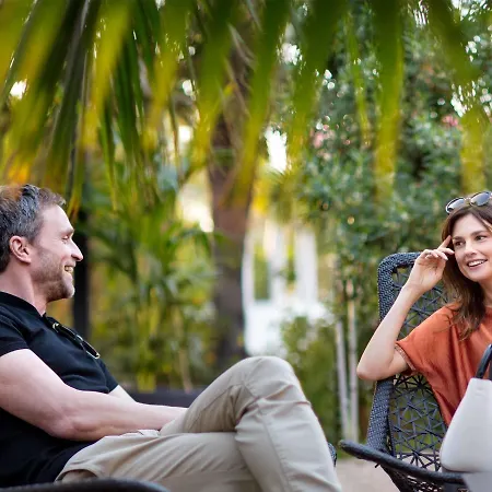 Sir Anthony Θέρετρο Πλάγια ντε λας Αμέρικας